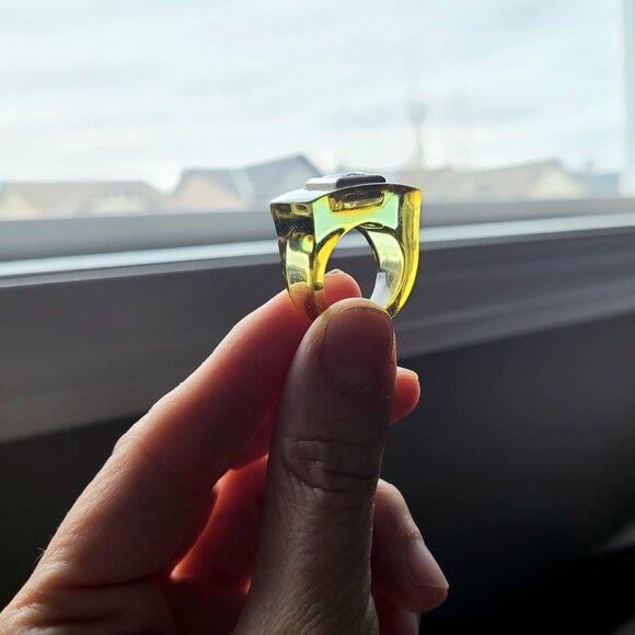 Lucite Acrylic ring with clear square rhinestone. - Picture 10 of 10